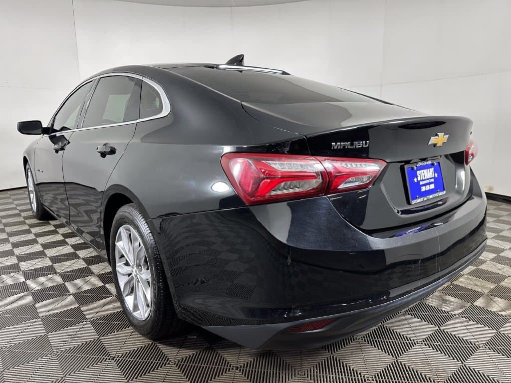 Photo 2 of 2019 Chevrolet Malibu LT