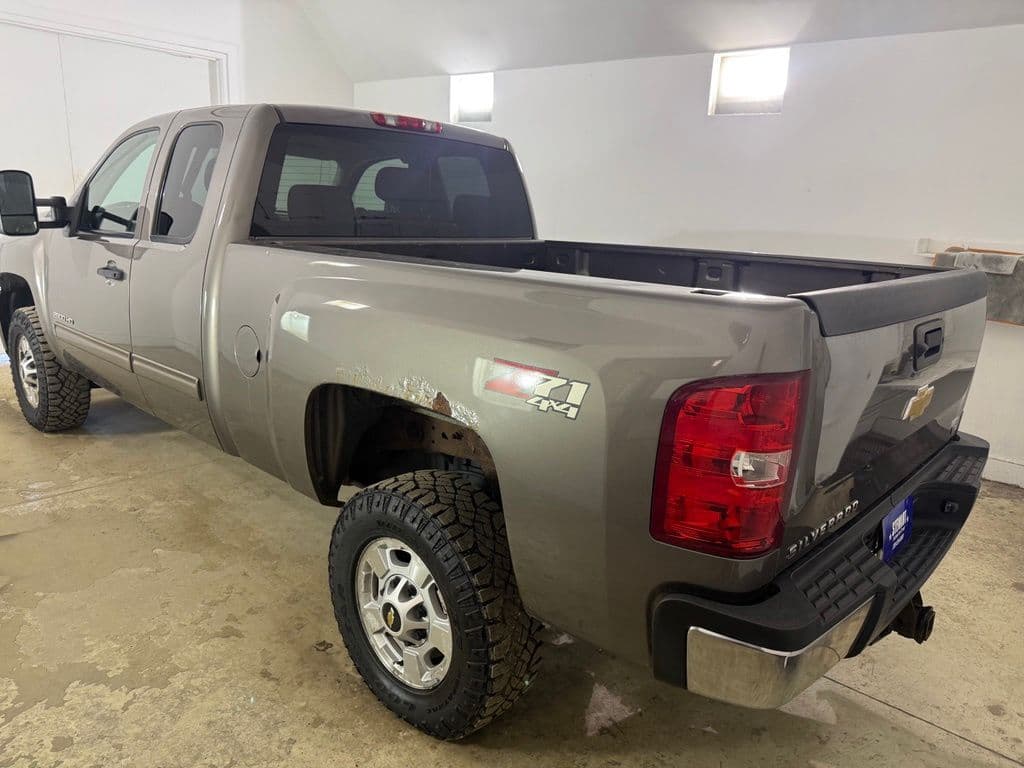 2013 Chevrolet Silverado 2500HD LT - Image 4