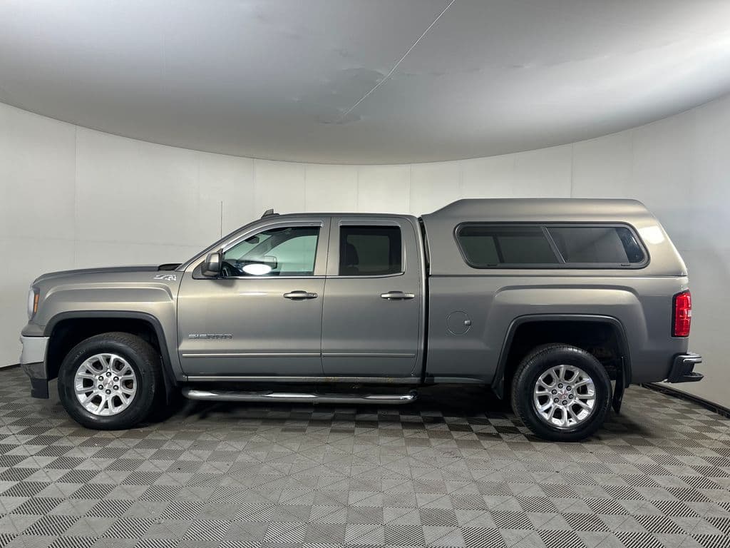 Photo 2 of 2017 GMC Sierra 1500 SLE